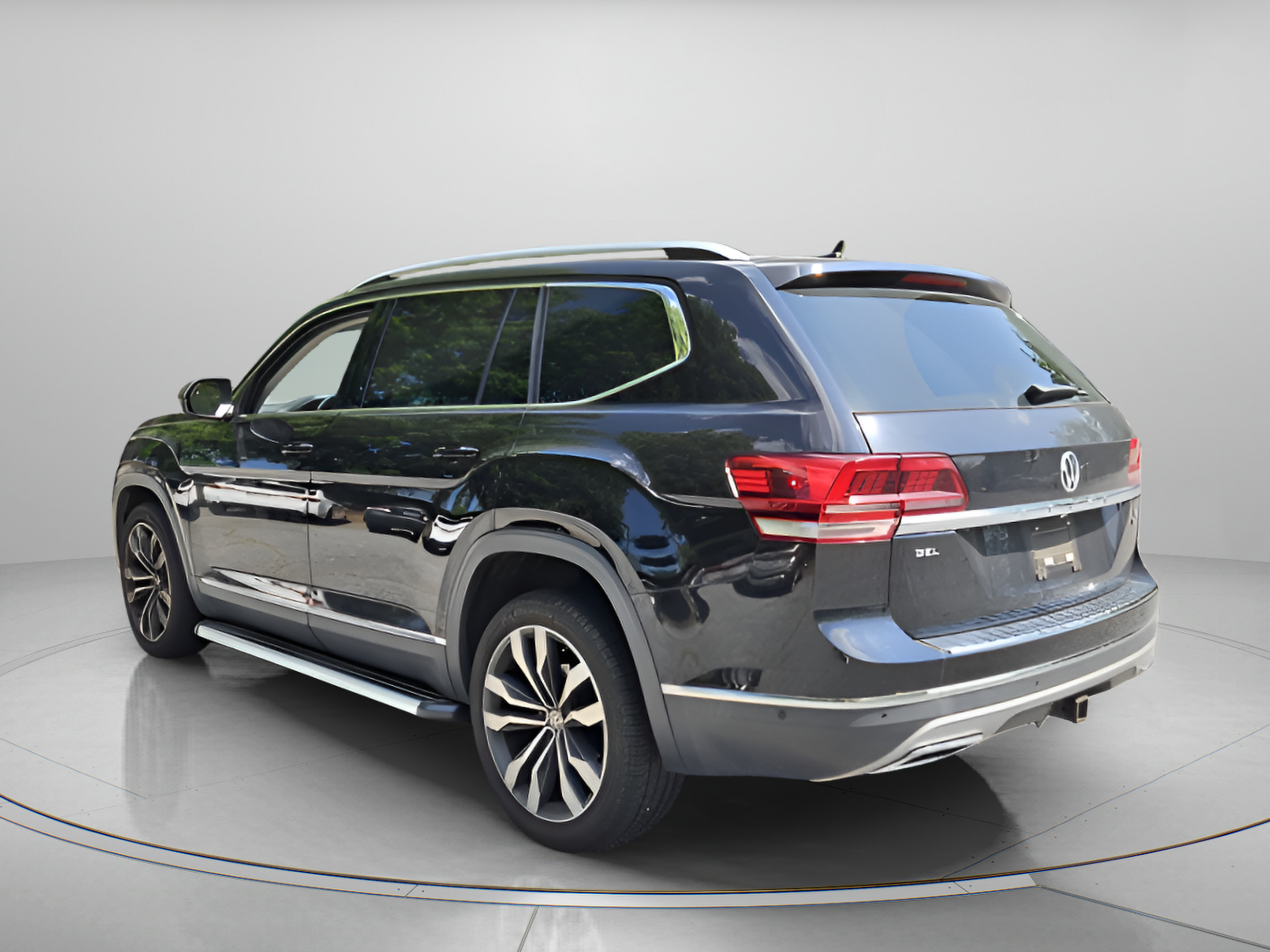 Used 2019 Volkswagen Atlas SEL Premium AWD/4WD image 3