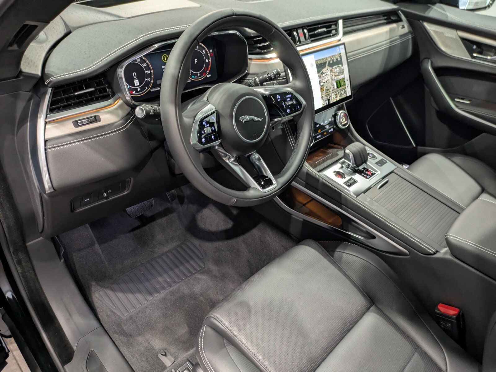 New 2026 Jaguar F-PACE R-Dynamic S AWD/4WD image 7