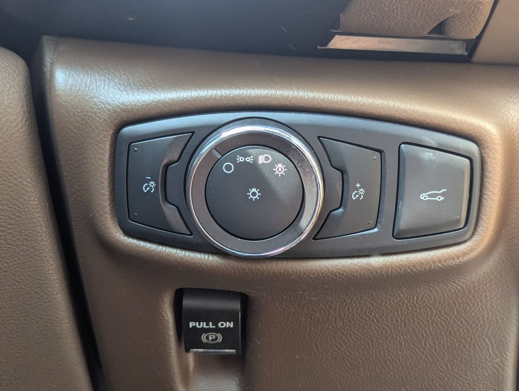 Used 2018 Lincoln MKX Reserve w/ Luxury Package AWD/4WD image 13