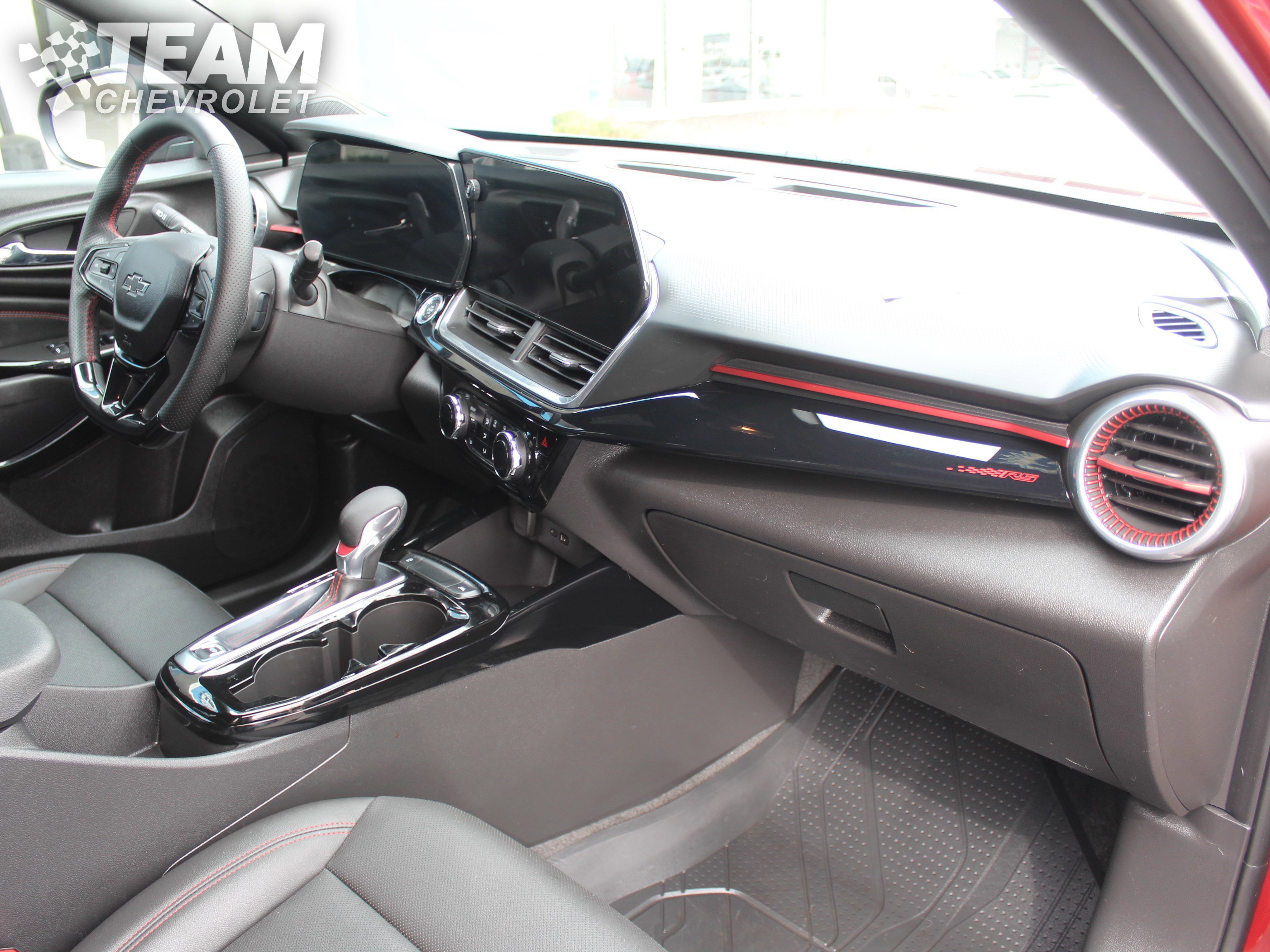 Used 2025 Chevrolet Trax RS w/ Driver Confidence Package image 26