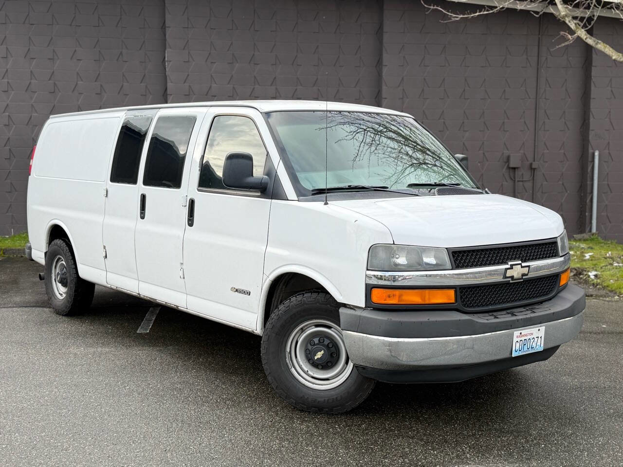 Used 2005 Chevrolet Express 3500 Extended image 3