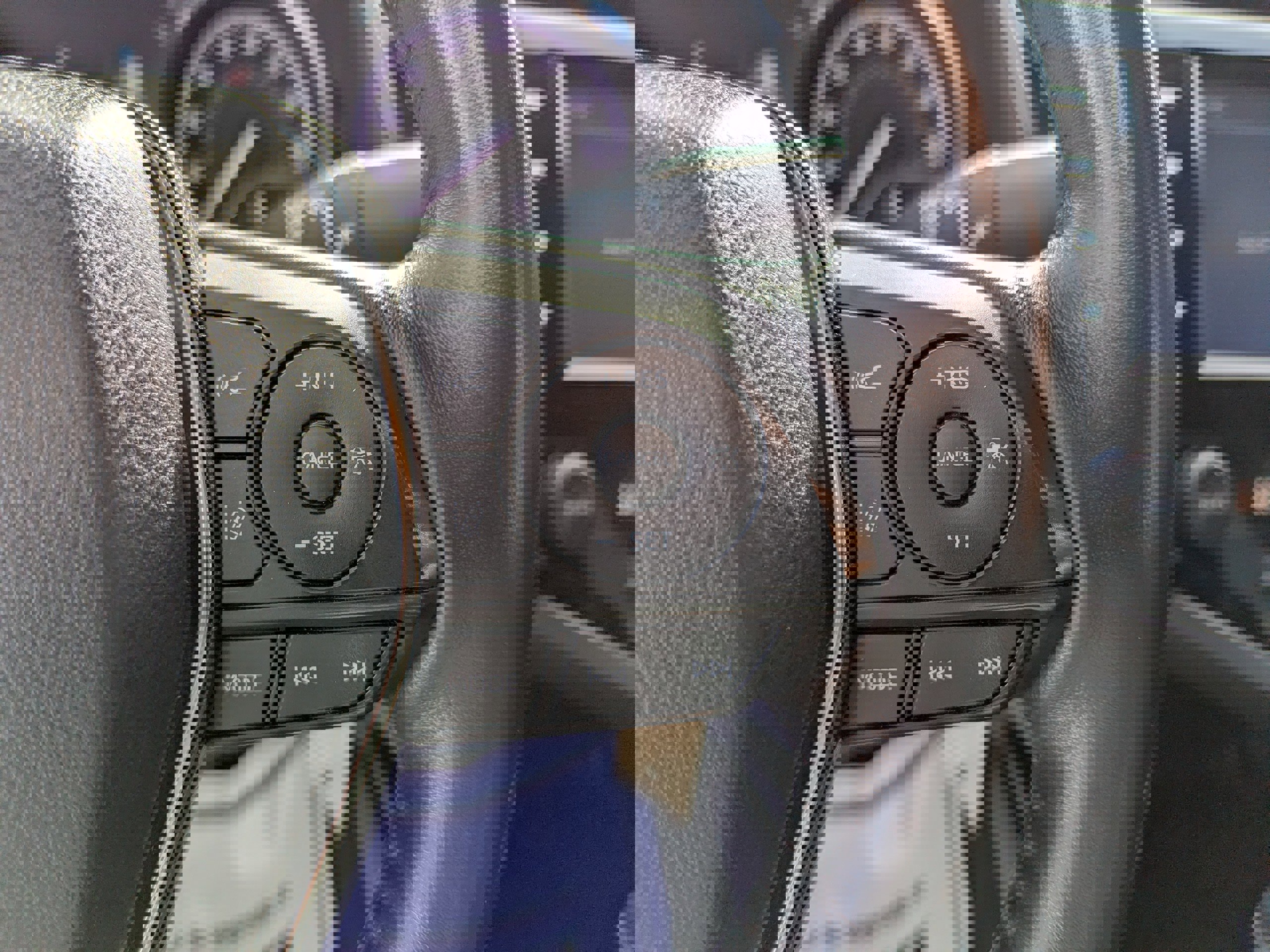 Used 2020 Toyota Camry SE w/ Cold Weather Package image 17