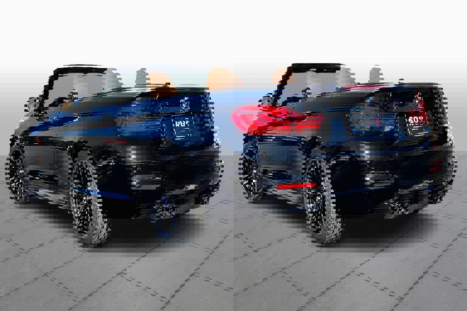 Used 2018 BMW M4 Convertible w/ Competition Package image 11