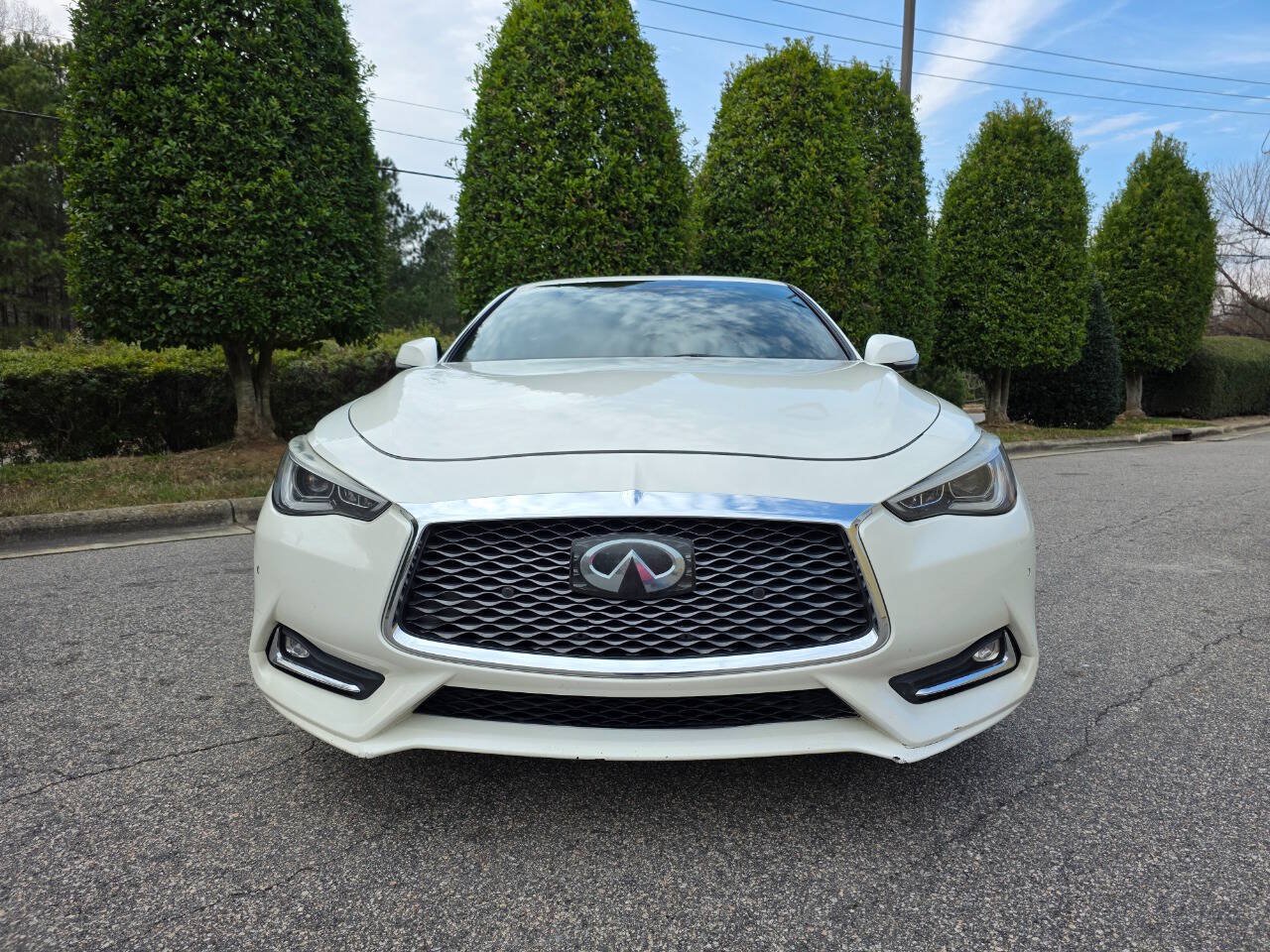 Used 2017 INFINITI Q60 2.0t w/ Premium Plus Package 2.0T AWD/4WD image 8