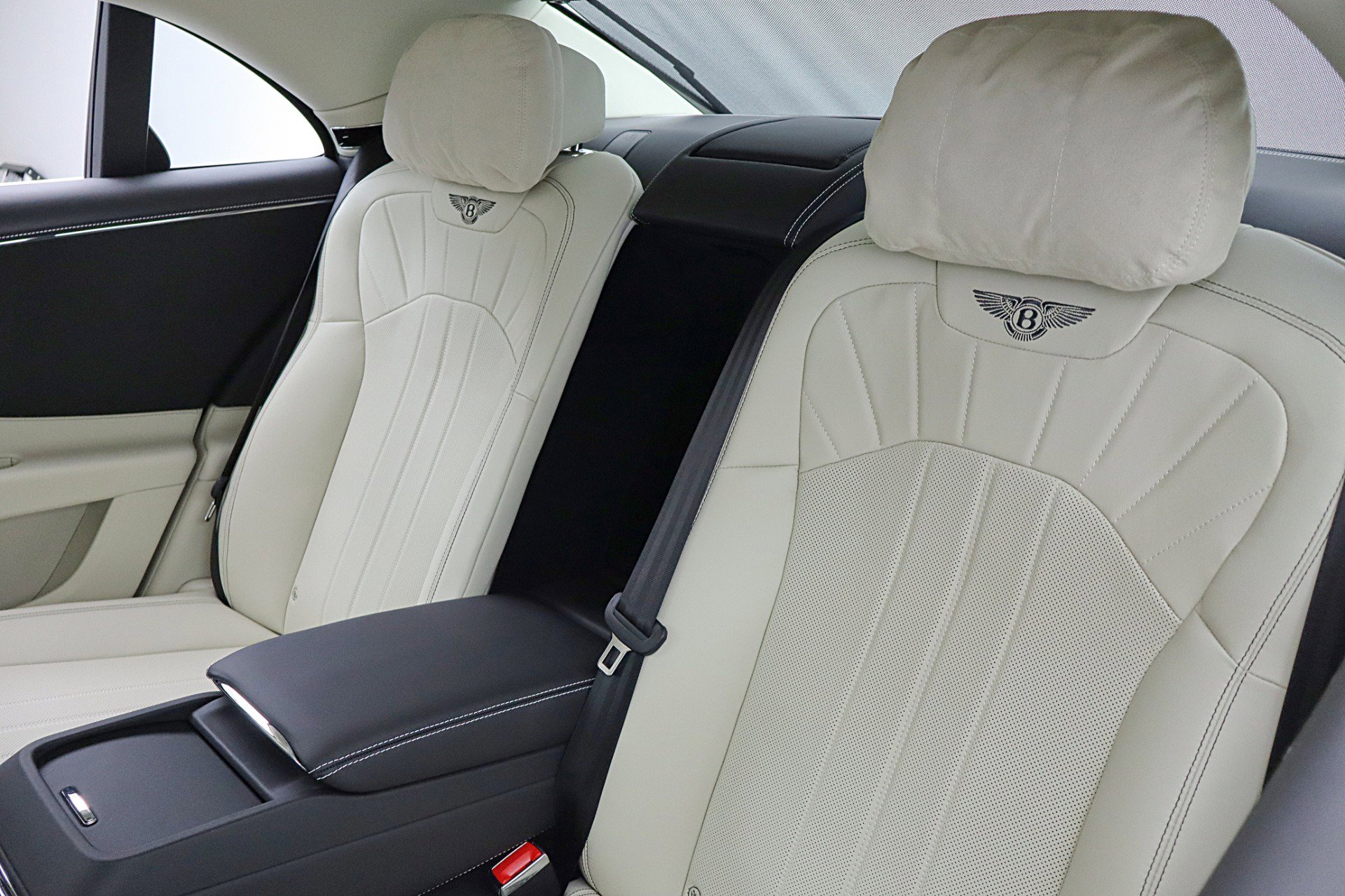 Used 2024 Bentley Flying Spur S V8 image 36