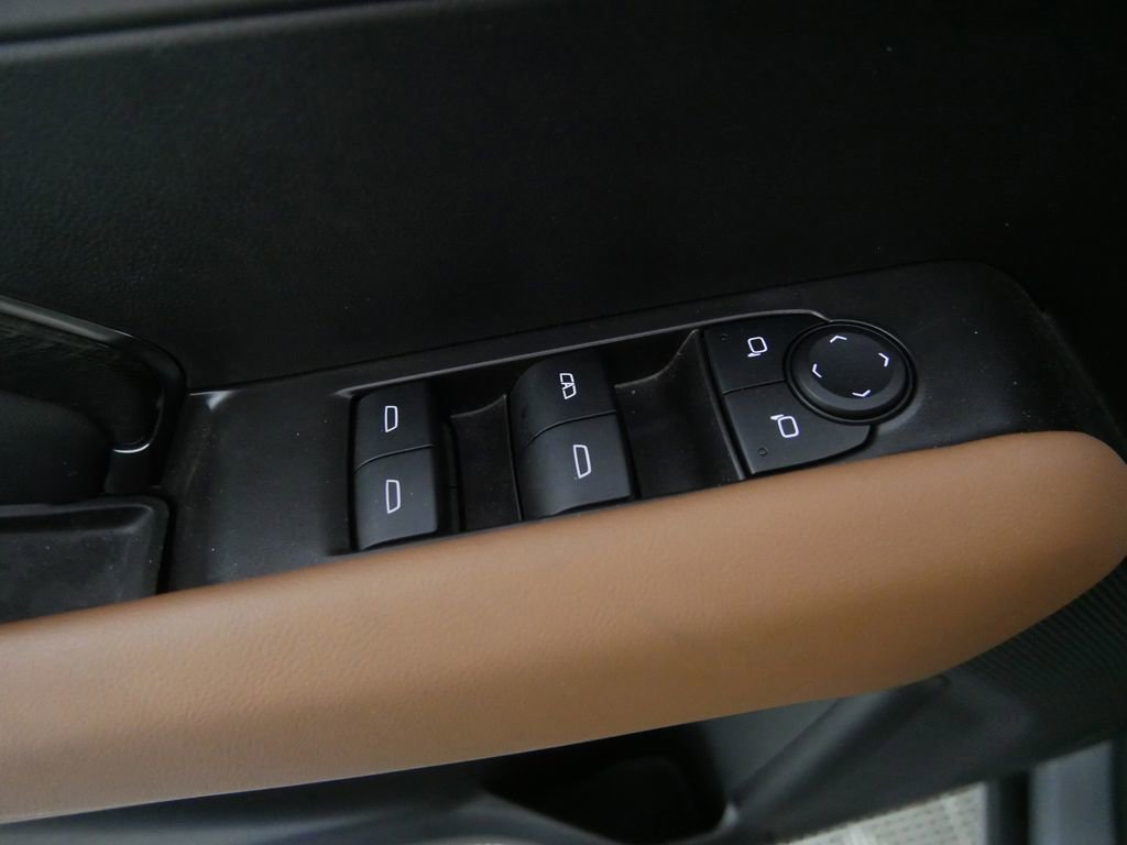 Used 2025 GMC Canyon AT4 w/ Technology Plus Package image 16