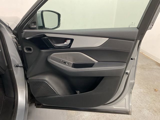 Used 2023 Acura MDX SH-AWD image 26
