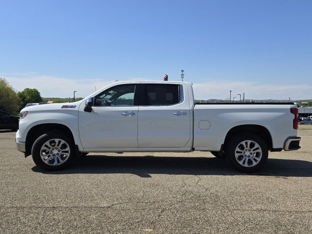 Used 2022 Chevrolet Silverado 1500 LTZ w/ Technology Package AWD/4WD image 16