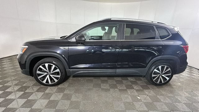 Used 2022 Volkswagen Taos SE FWD image 5