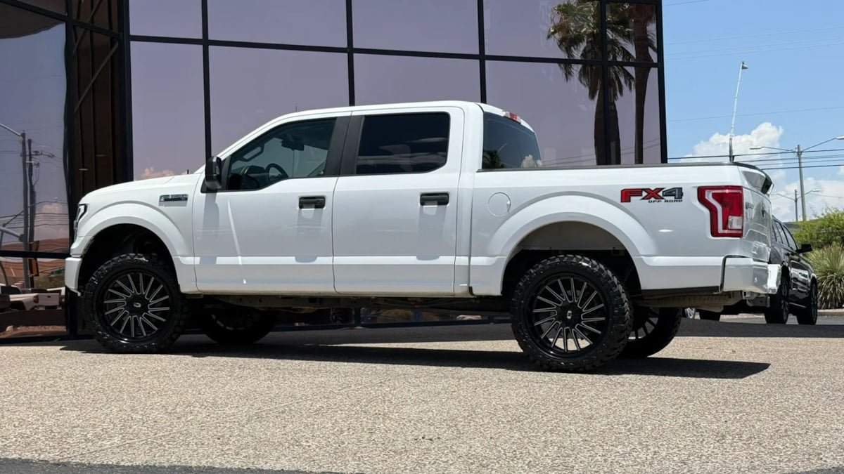 Used 2017 Ford F150 XL w/ Equipment Group 101A Mid AWD/4WD image 6