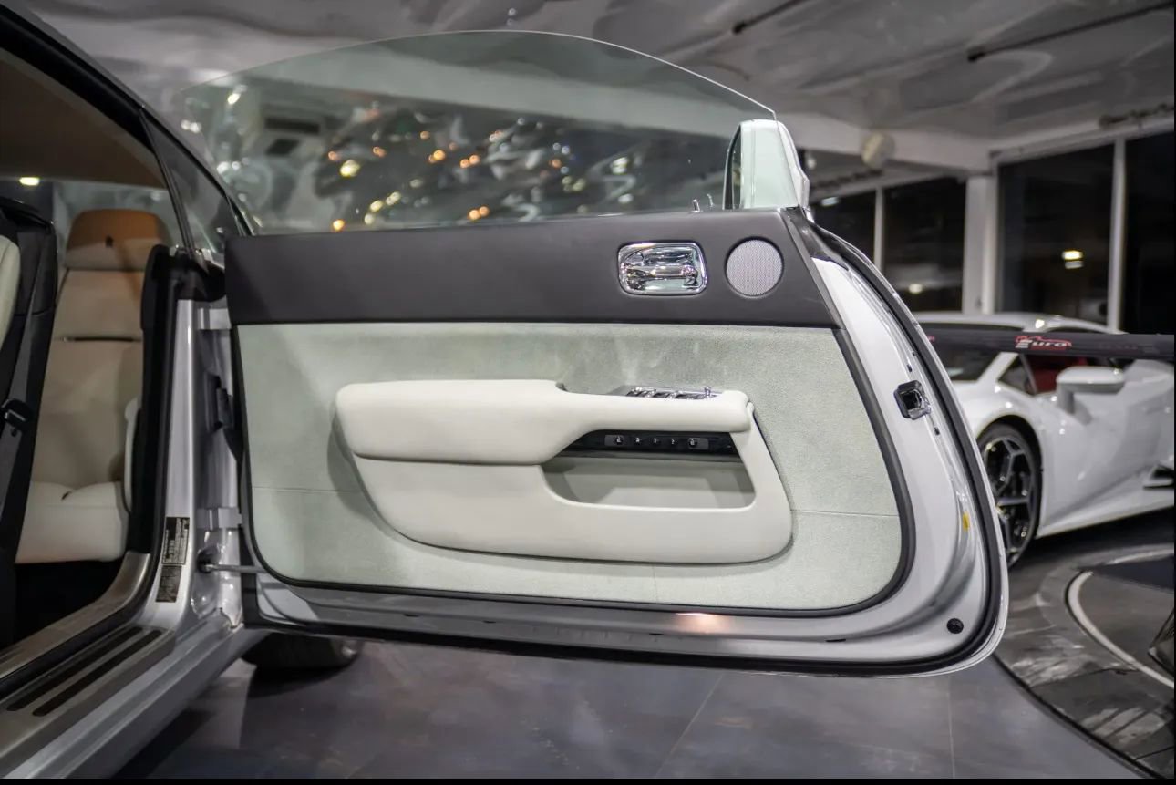 Used 2014 Rolls-Royce Wraith image 29