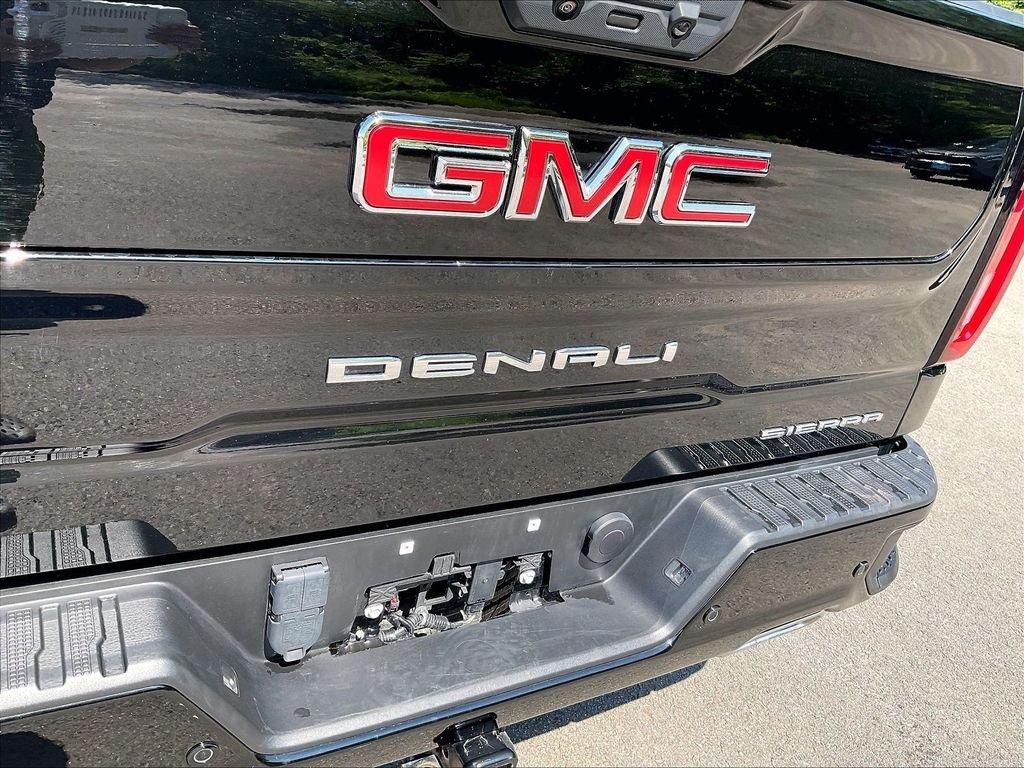 Used 2023 GMC Sierra 1500 Denali w/ Technology Package AWD/4WD image 29