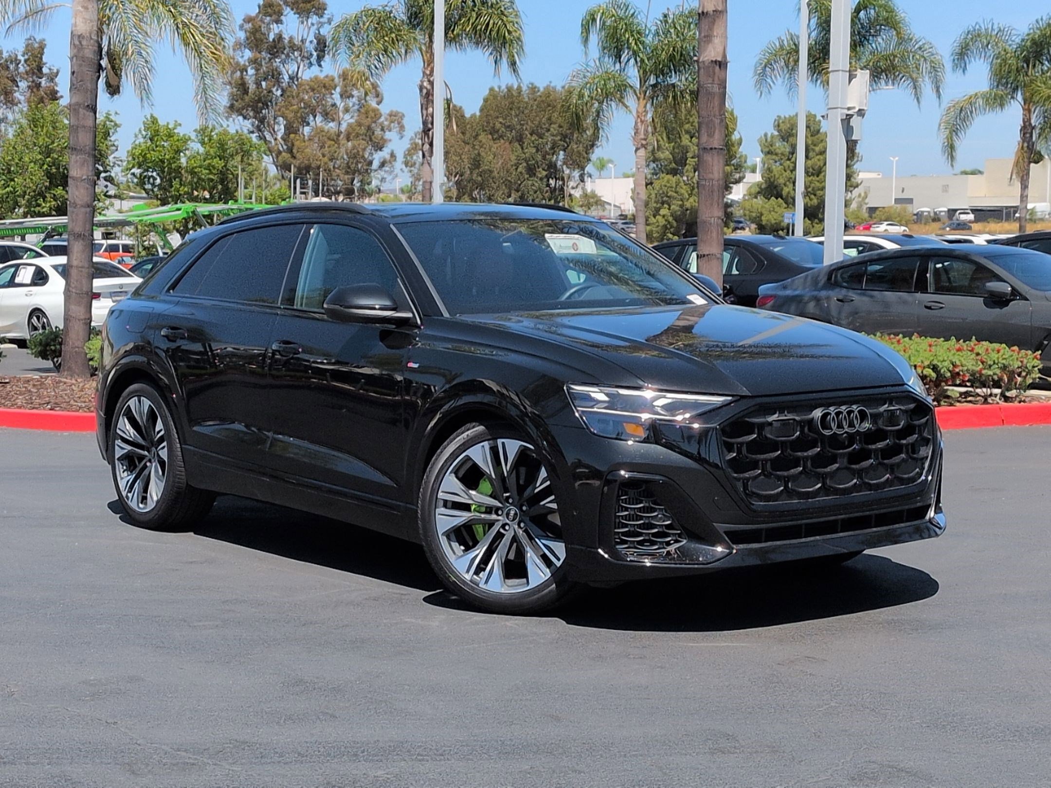 Used 2025 Audi Q8 Prestige image 2