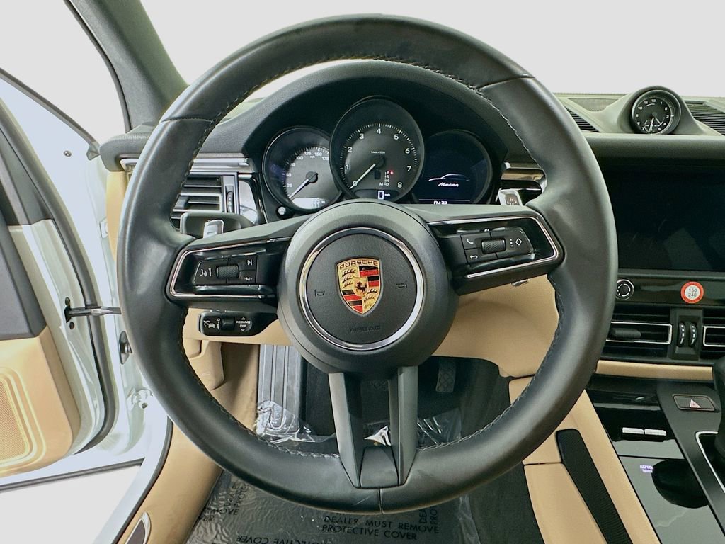Certified 2024 Porsche Macan AWD/4WD image 12