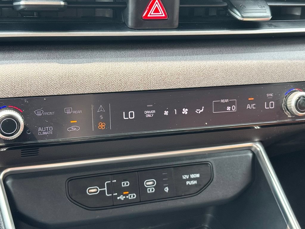 Certified 2025 Kia Carnival EX FWD image 34