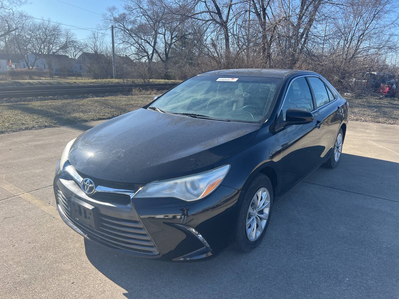 Used 2015 Toyota Camry LE FWD image 1