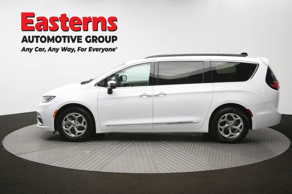 Used 2023 Chrysler Pacifica Limited FWD image 63