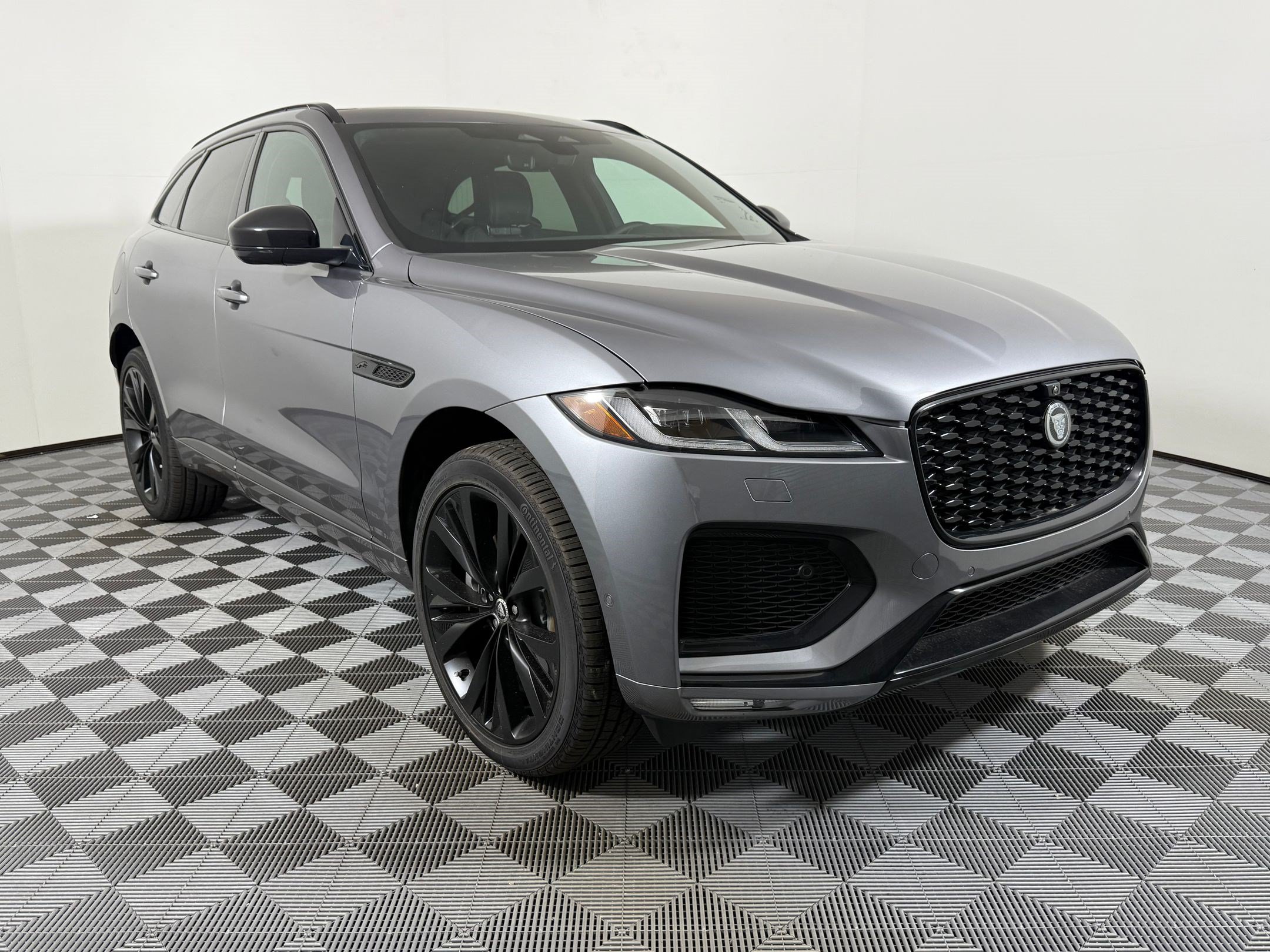 New 2026 Jaguar F-PACE R-Dynamic S AWD/4WD image 7