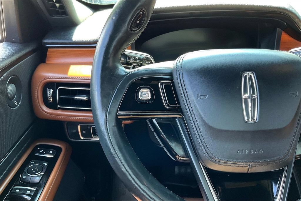 Used 2020 Lincoln Aviator Reserve w/ Elements Package Plus AWD/4WD image 11