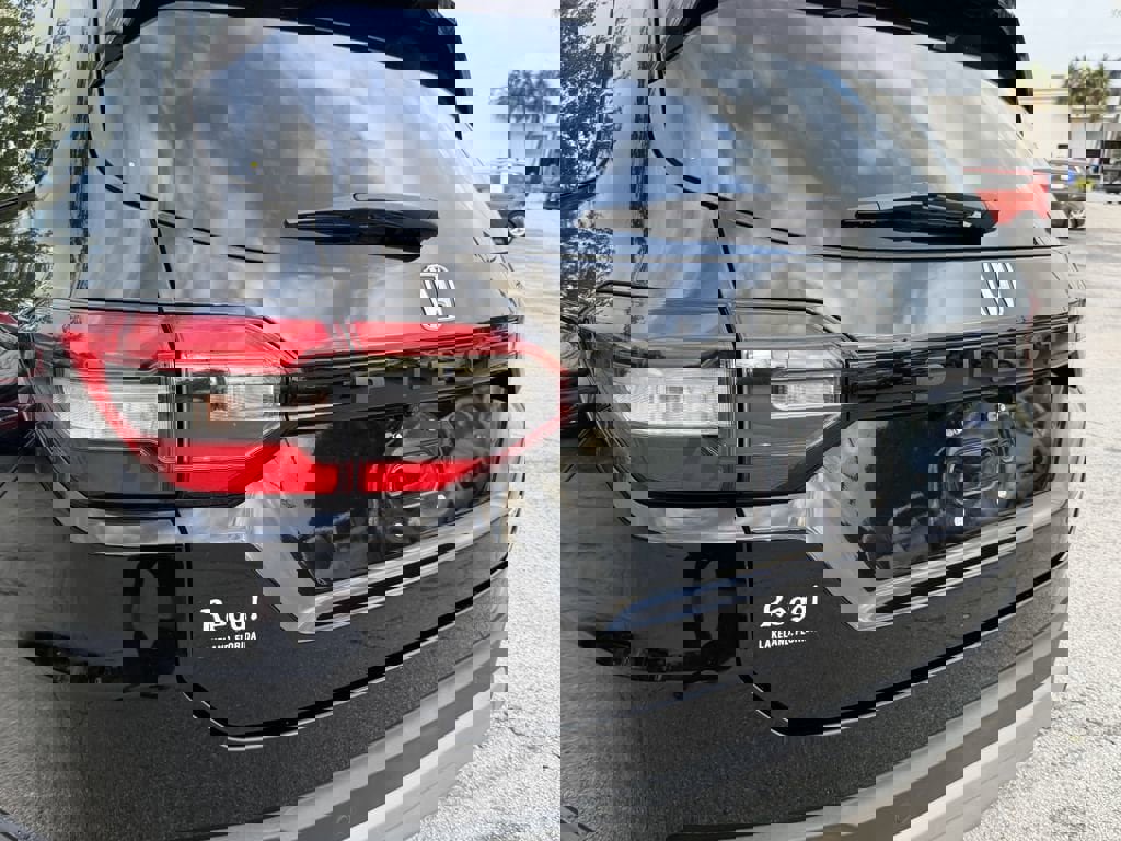 Used 2023 Honda Pilot Touring image 11