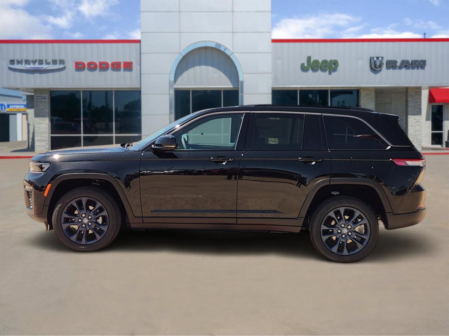 New 2026 Jeep Grand Cherokee Limited AWD/4WD image 4