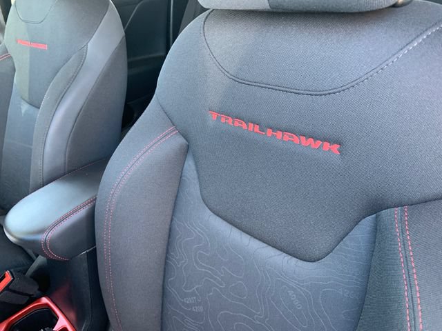 Used 2019 Jeep Renegade Trailhawk AWD/4WD image 26