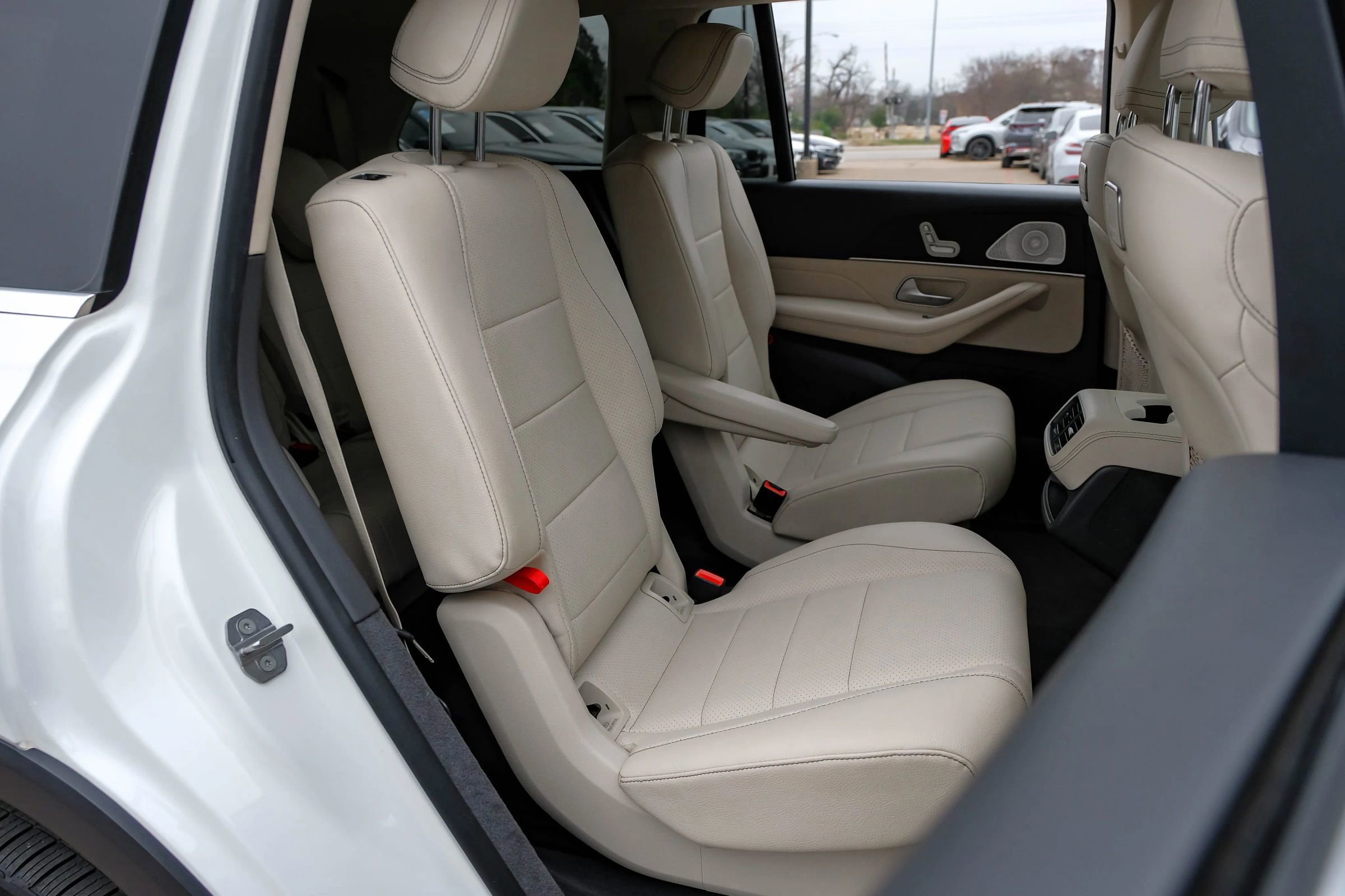 Used 2020 Mercedes-Benz GLS 450 4MATIC image 40