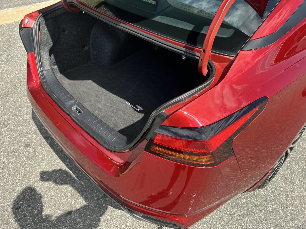Used 2019 Nissan Altima 2.5 SR FWD image 24