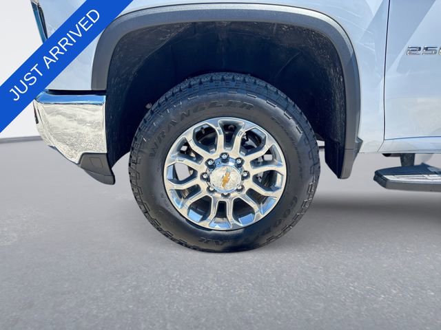 Used 2025 Chevrolet Silverado 2500 LTZ w/ LTZ Convenience Package AWD/4WD image 10