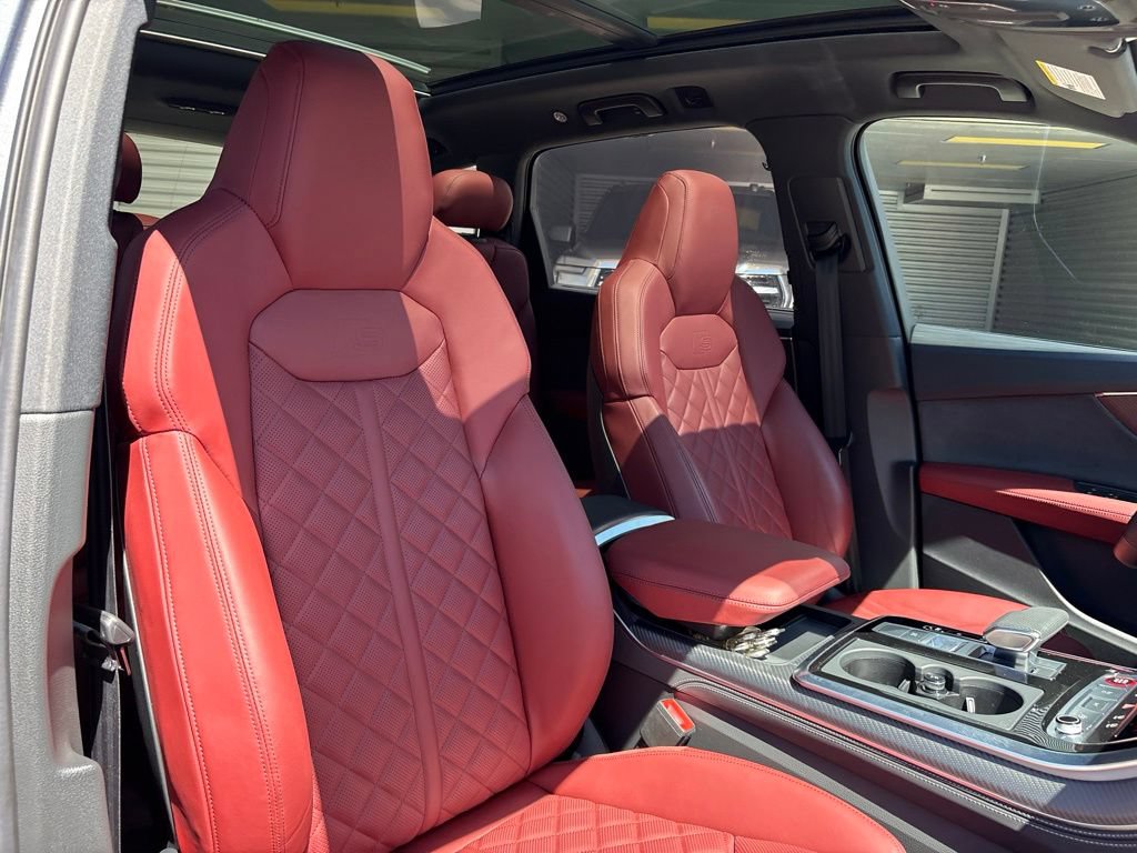 Used 2025 Audi SQ7 Prestige AWD/4WD image 16