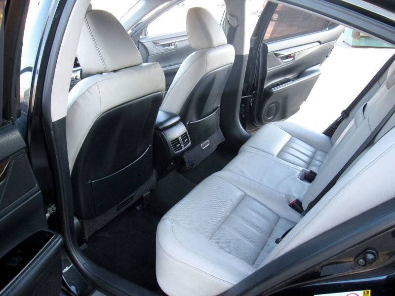 Used 2016 Lexus ES 350 w/ Ultra Luxury Package image 28