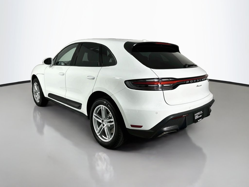 Used 2022 Porsche Macan AWD/4WD image 3