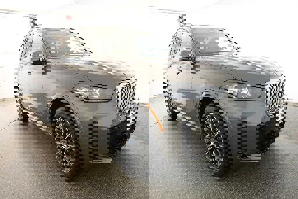 Used 2024 BMW X5 xDrive50e w/ M Sport Package image 3