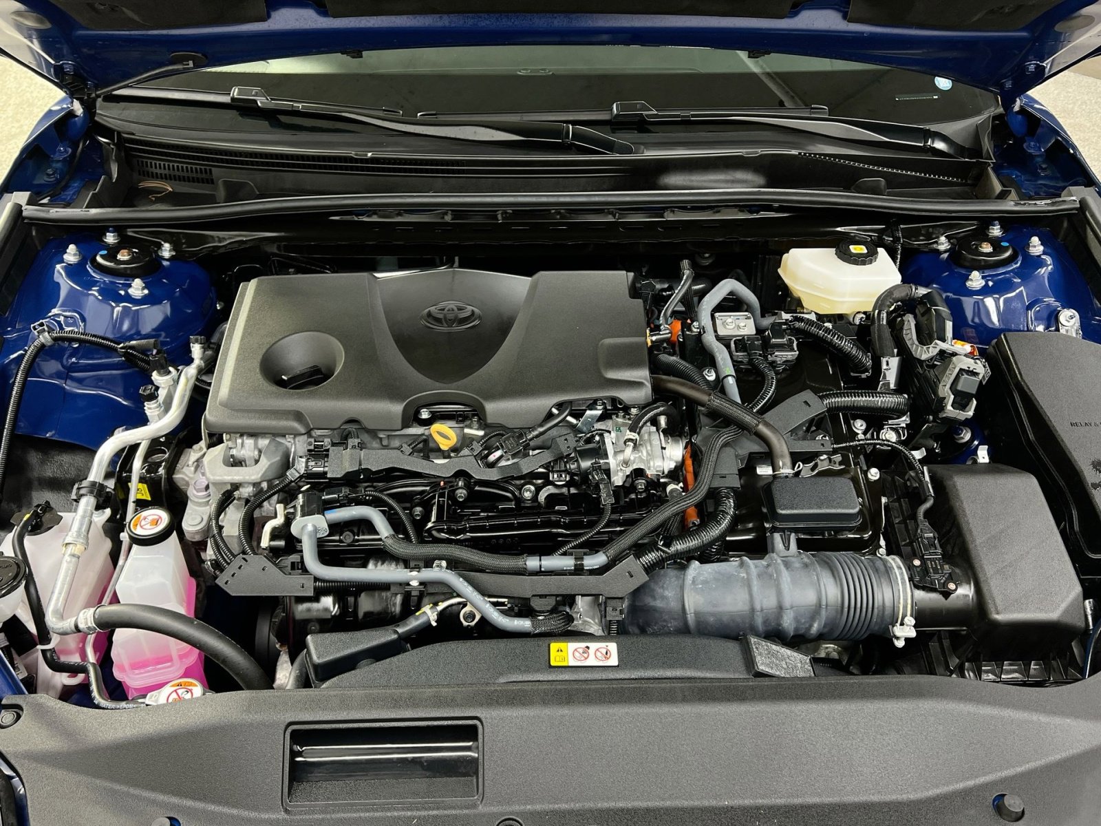 Used 2025 Toyota Camry SE image 32