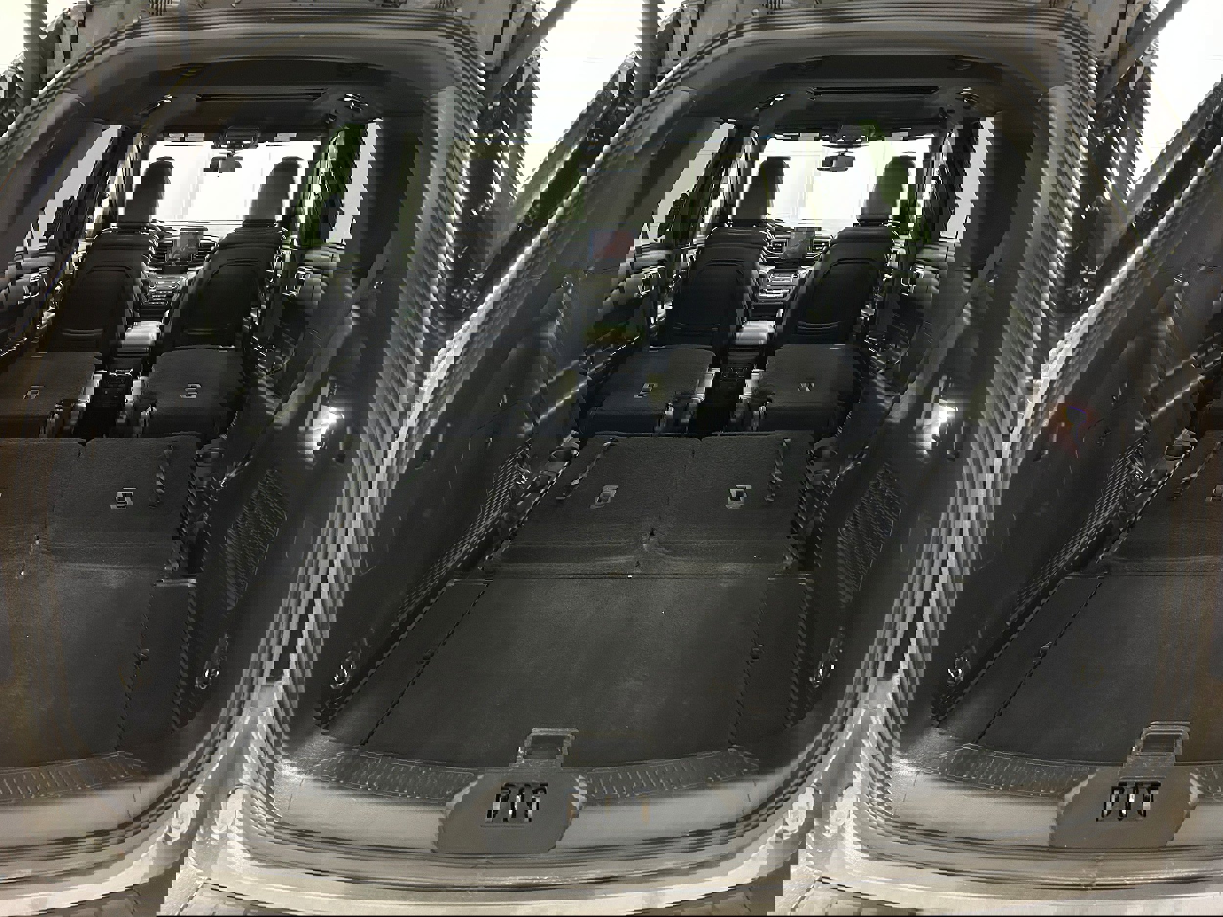 Used 2020 Ford Explorer XLT w/ Equipment Group 202A image 37