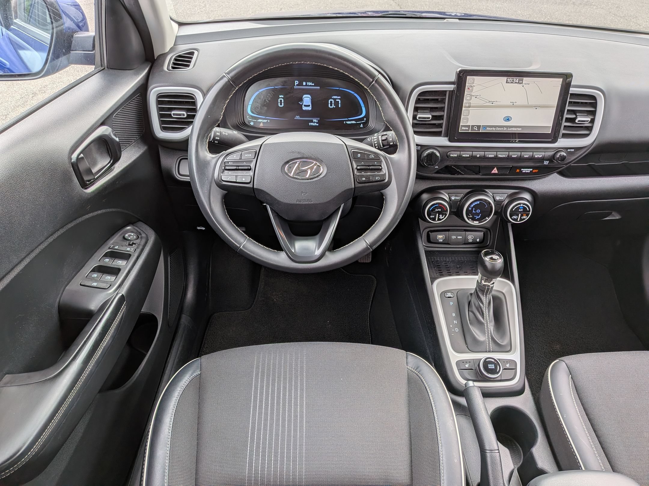 Used 2024 Hyundai Venue Limited FWD image 31