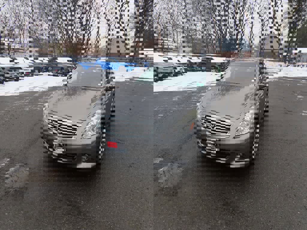 Used 2015 INFINITI Q40 AWD w/ Navigation Package image 1