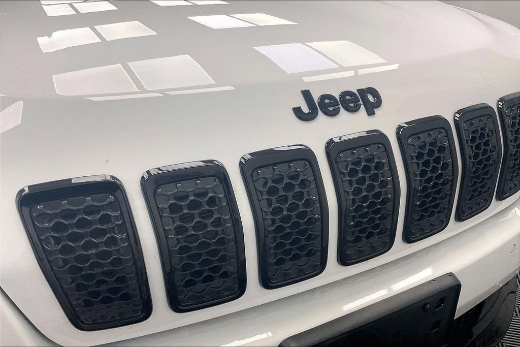 Used 2023 Jeep Cherokee Altitude Lux image 26