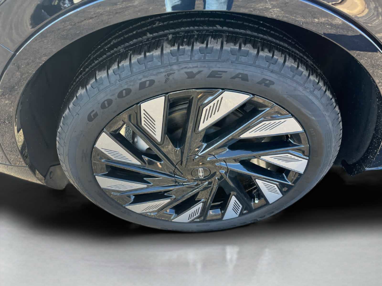 Used 2024 Lincoln Nautilus Reserve w/ Equipment Group 202A image 11