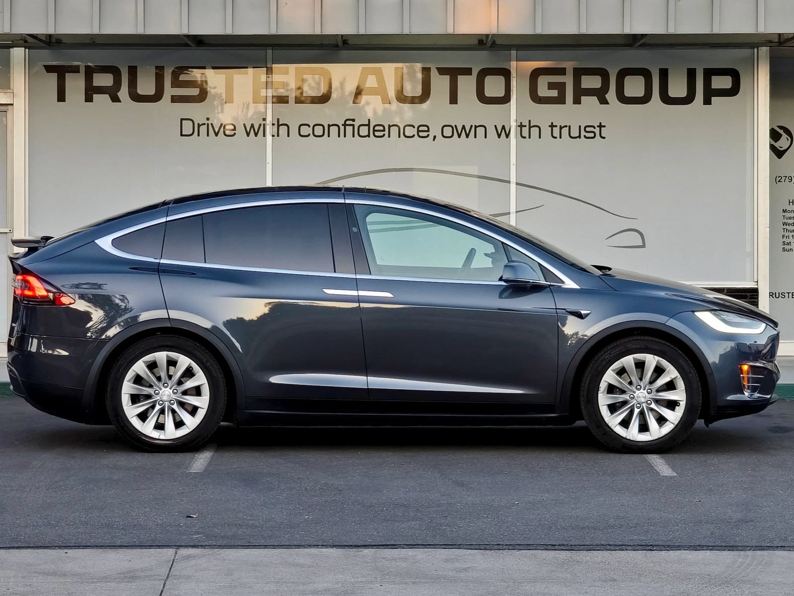 Used 2017 Tesla Model X 100D AWD/4WD image 7