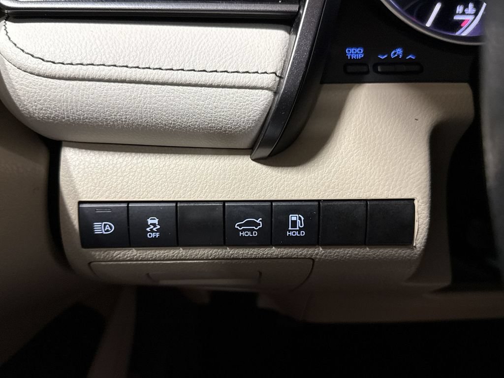 Used 2023 Toyota Camry LE FWD image 18
