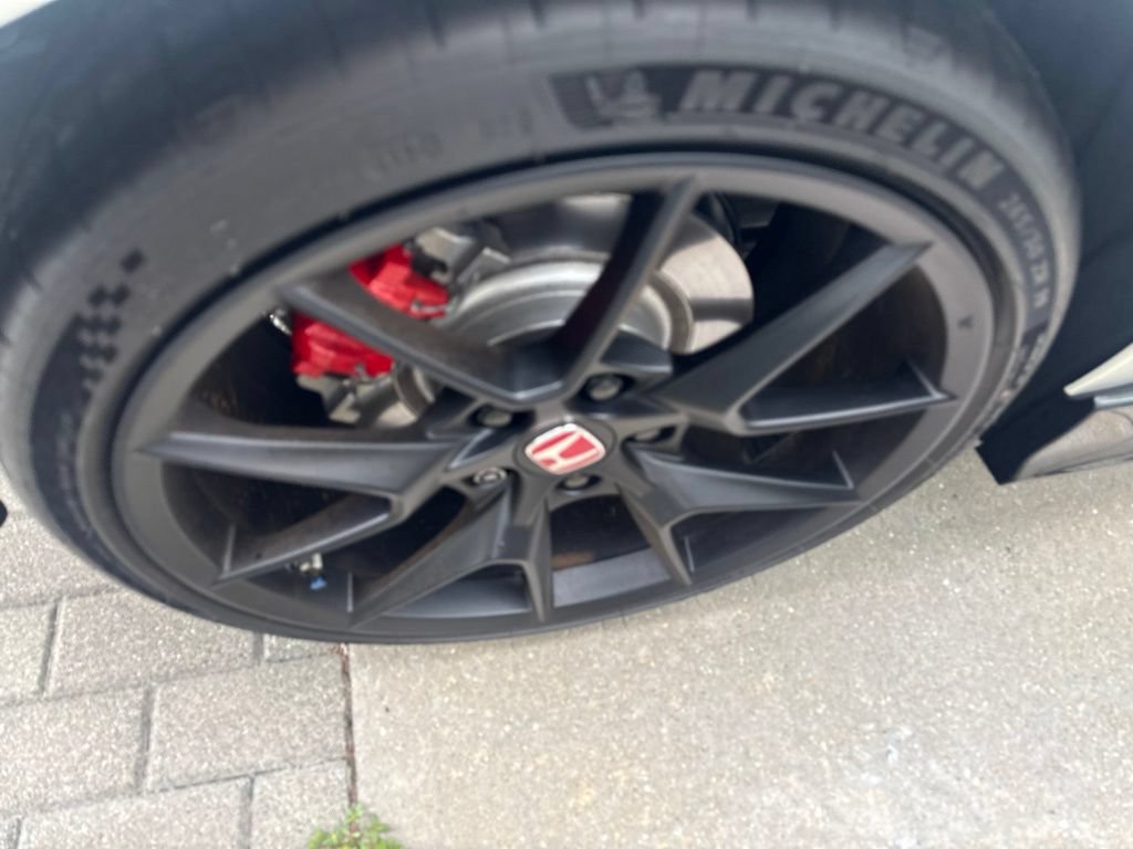 Used 2025 Honda Civic Type R image 9