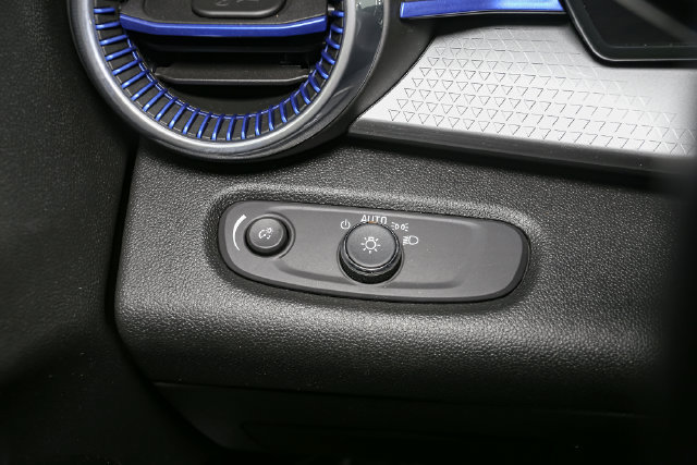 Used 2025 Chevrolet Trax LT w/ Driver Confidence Package FWD image 34