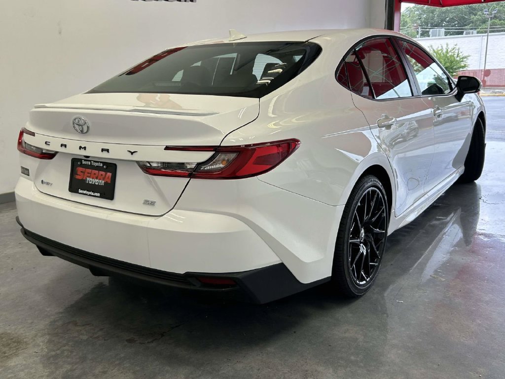 Used 2026 Toyota Camry SE w/ Convenience Package FWD image 3