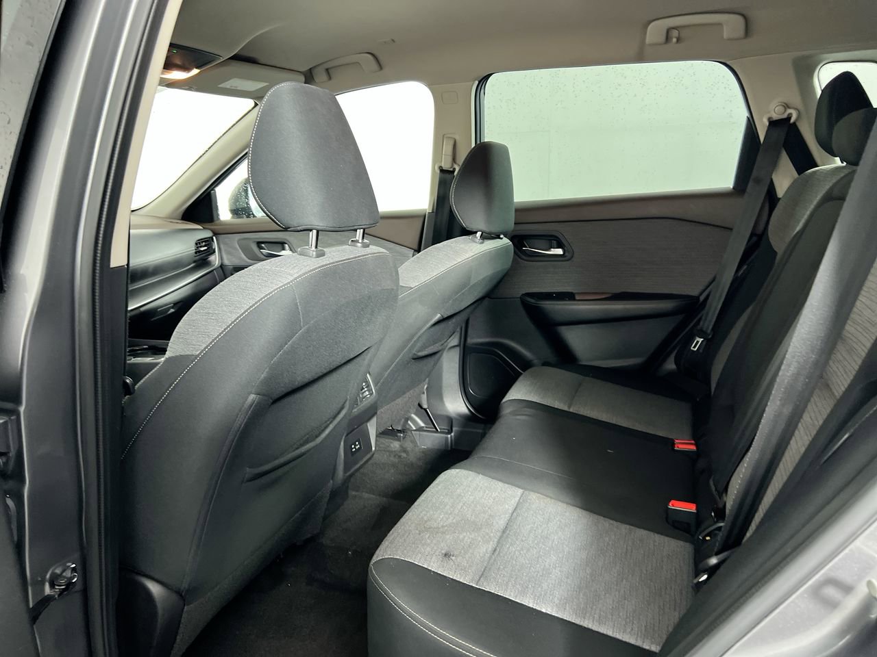 Used 2022 Nissan Rogue SV FWD image 25