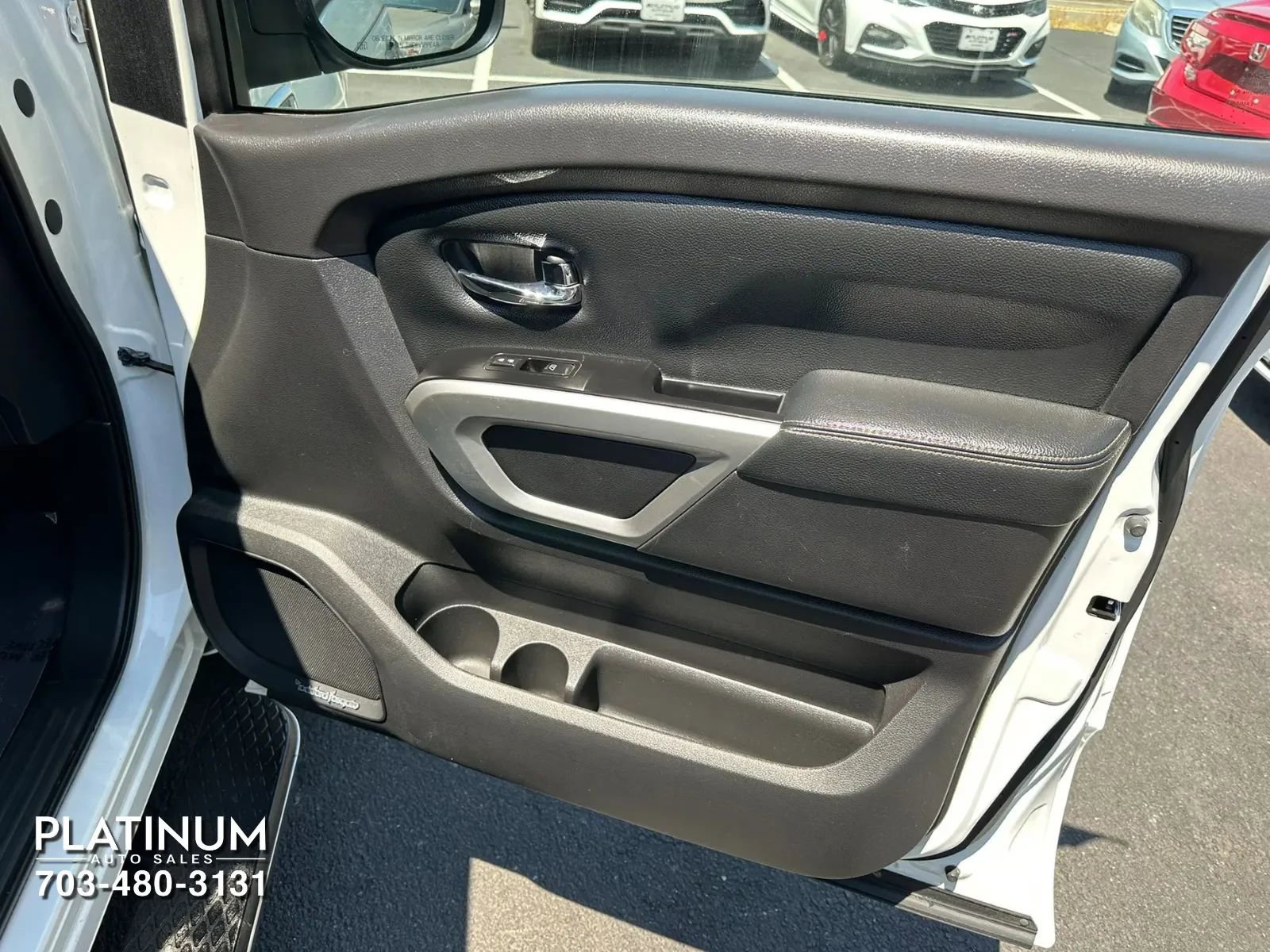 Used 2017 Nissan Titan SL RWD image 20