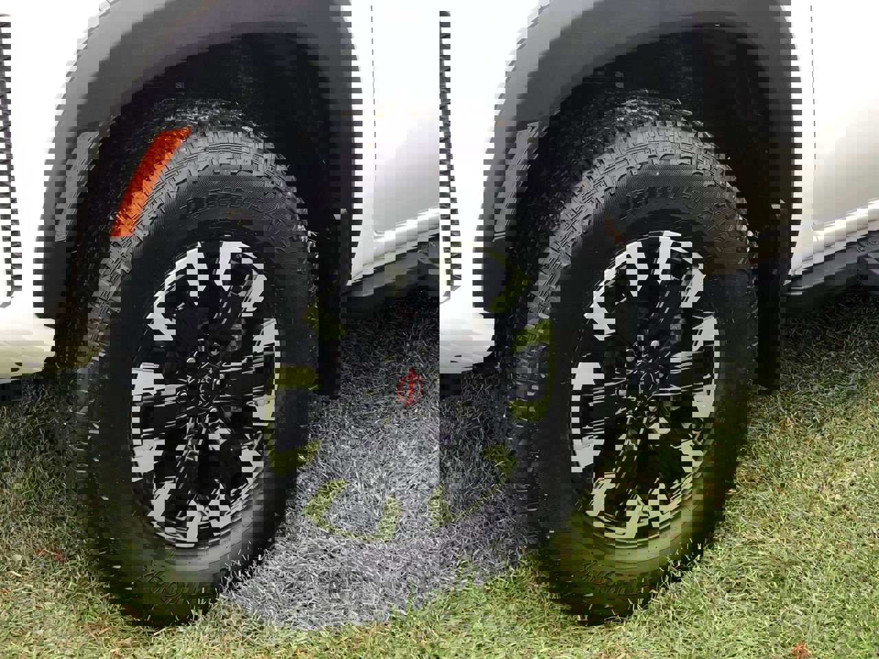 Used 2024 Nissan Frontier PRO-4X w/ Technology Package image 2