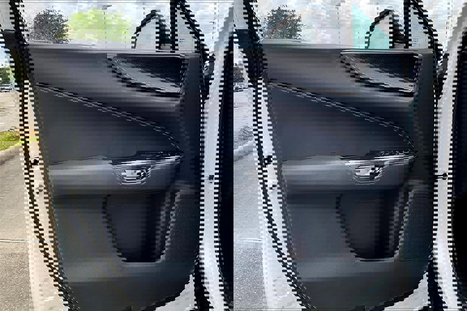 Used 2025 Lexus NX 250 FWD w/ Accessory Package (Z2) image 19