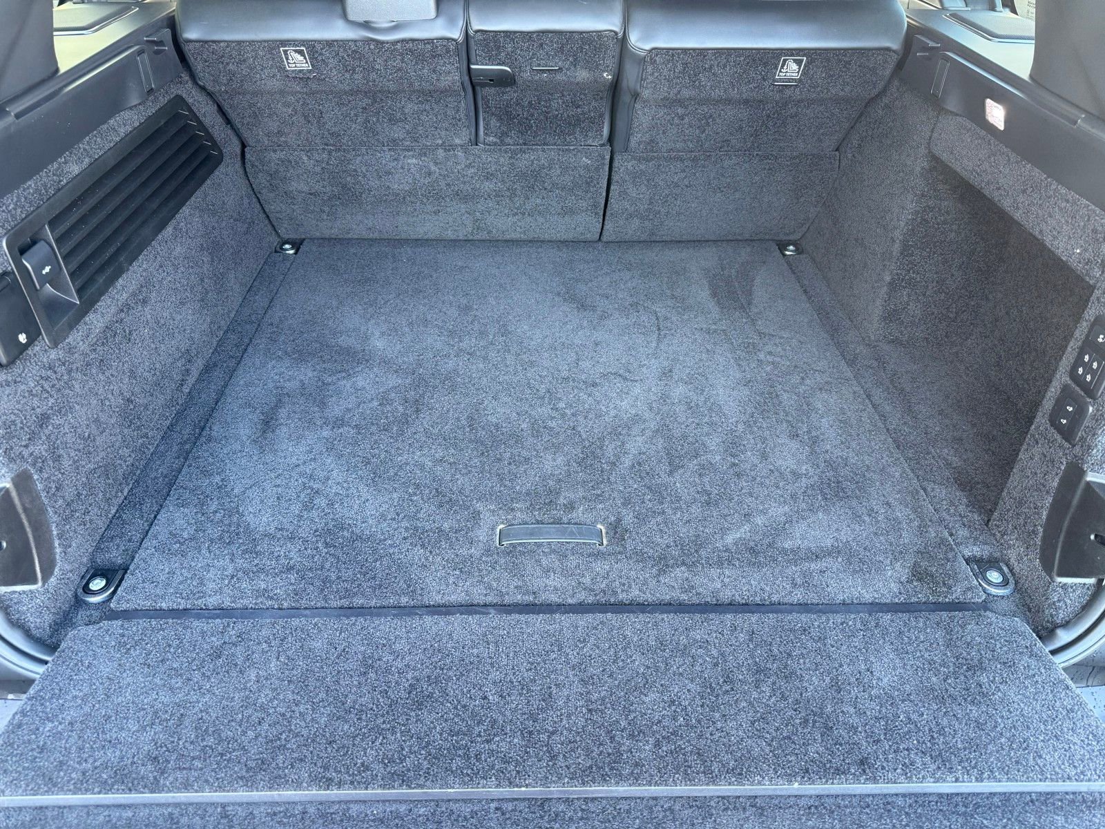 Used 2019 Land Rover Range Rover Autobiography image 31