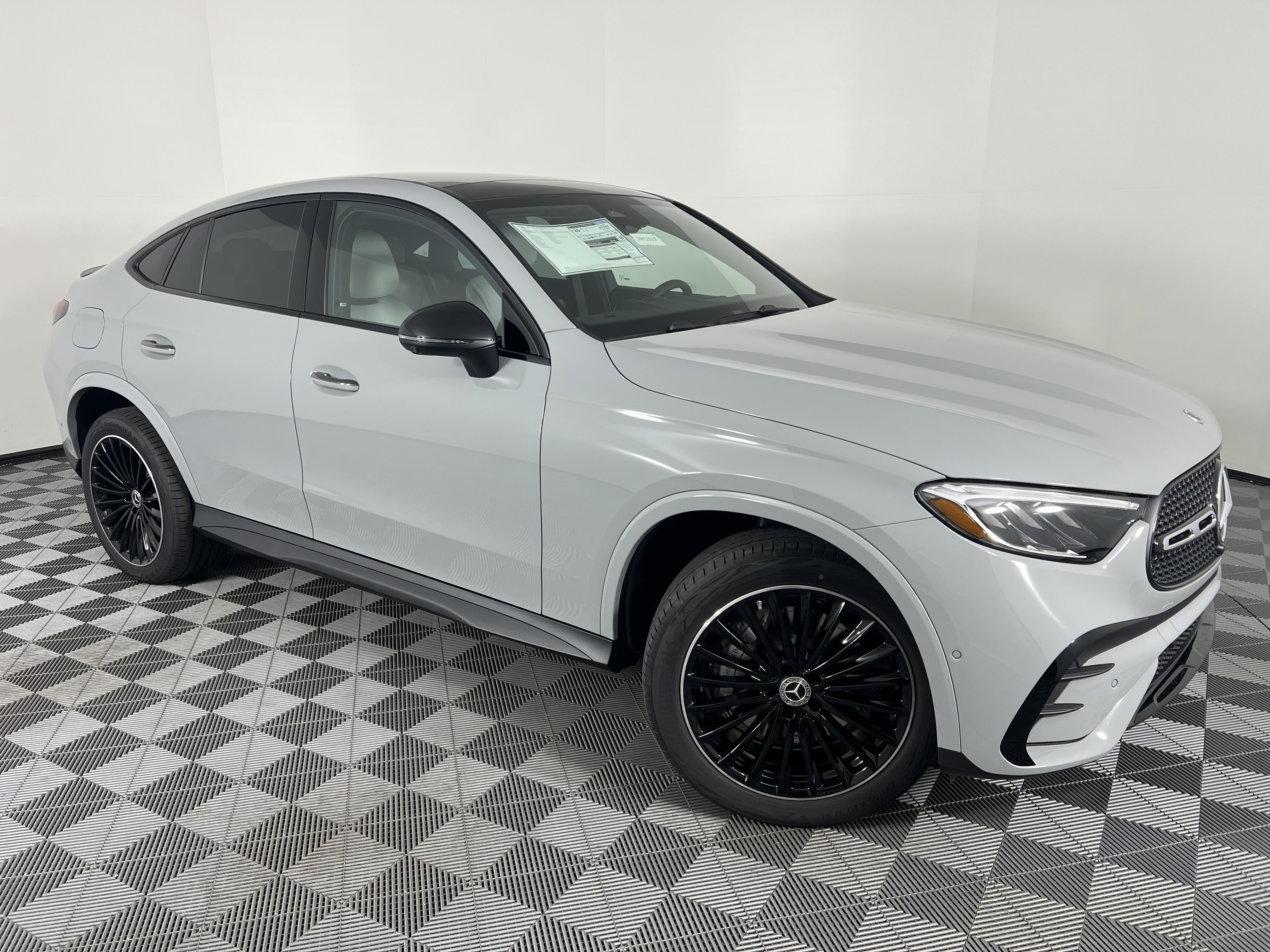 New 2027 Mercedes-Benz GLC 300 4MATIC image 2